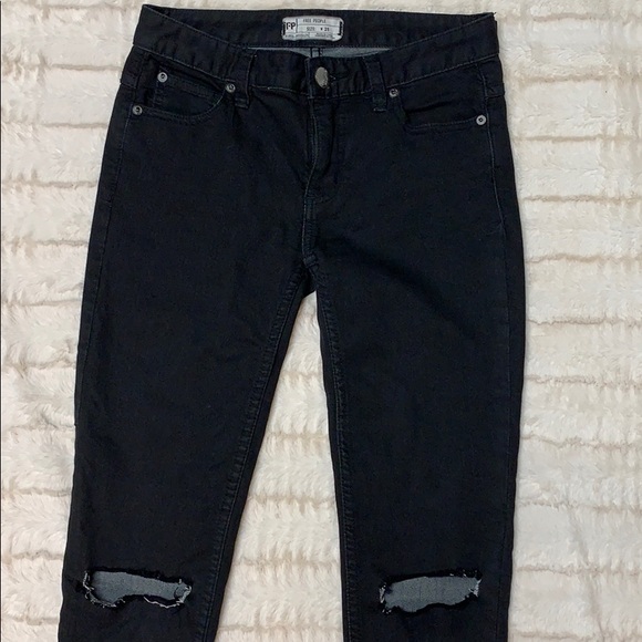 ▪️Free People Black Ripped Jeans▪️ - Picture 3 of 6